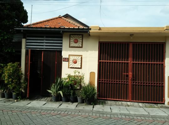 Tempat Kos surabaya barat-6 kamar-kekeluargaan-Non Ac